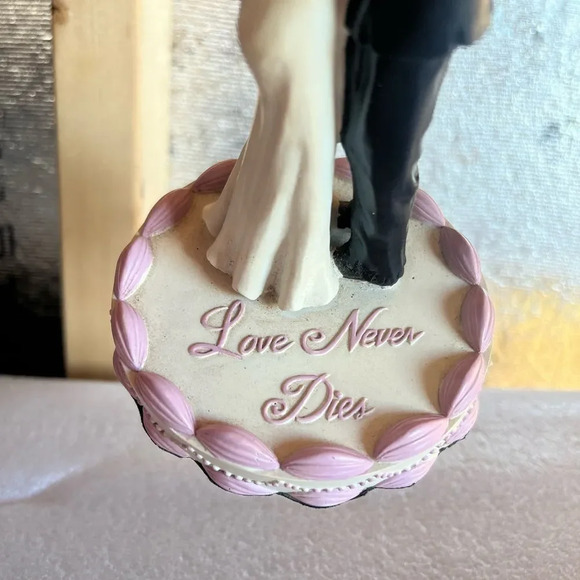 Wedding Skulls Collectible Figurine Statue Summit Collection cake topper - Picture 5 of 7